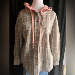 Women’s pink and beige flannel (unbranded)